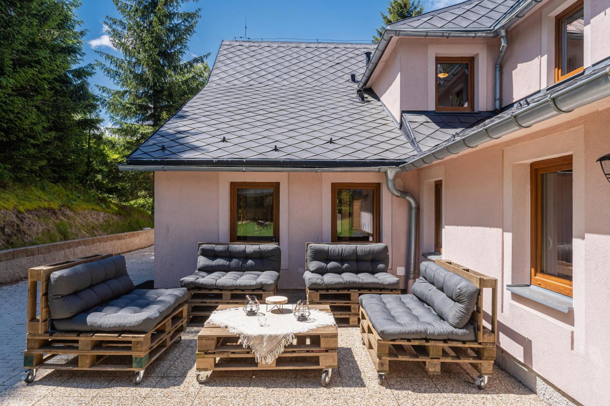 Ruzova Pod Klinovcem Chalet *